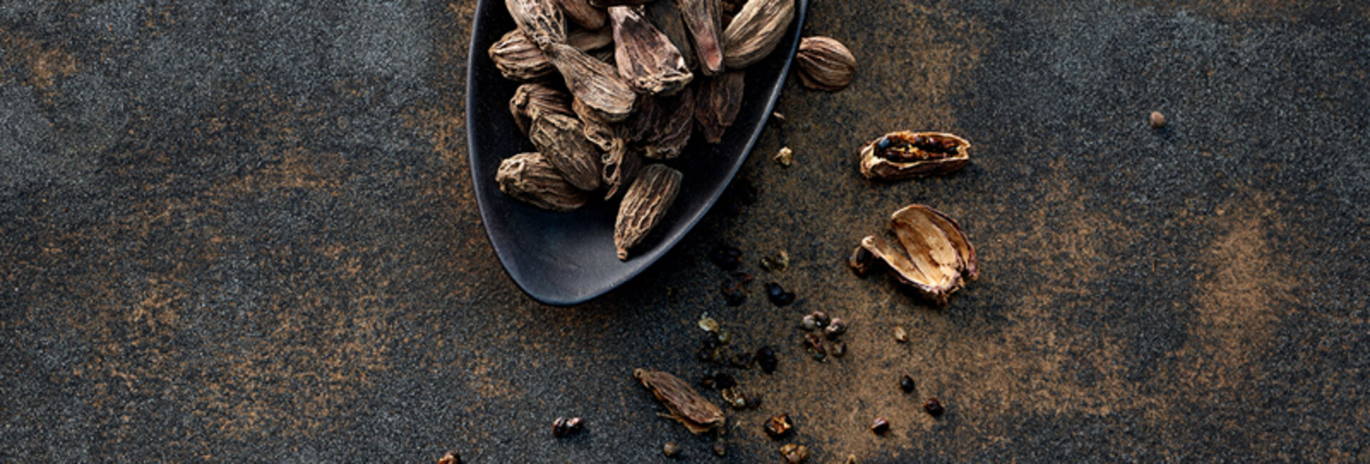 Schwarzer Kardamom