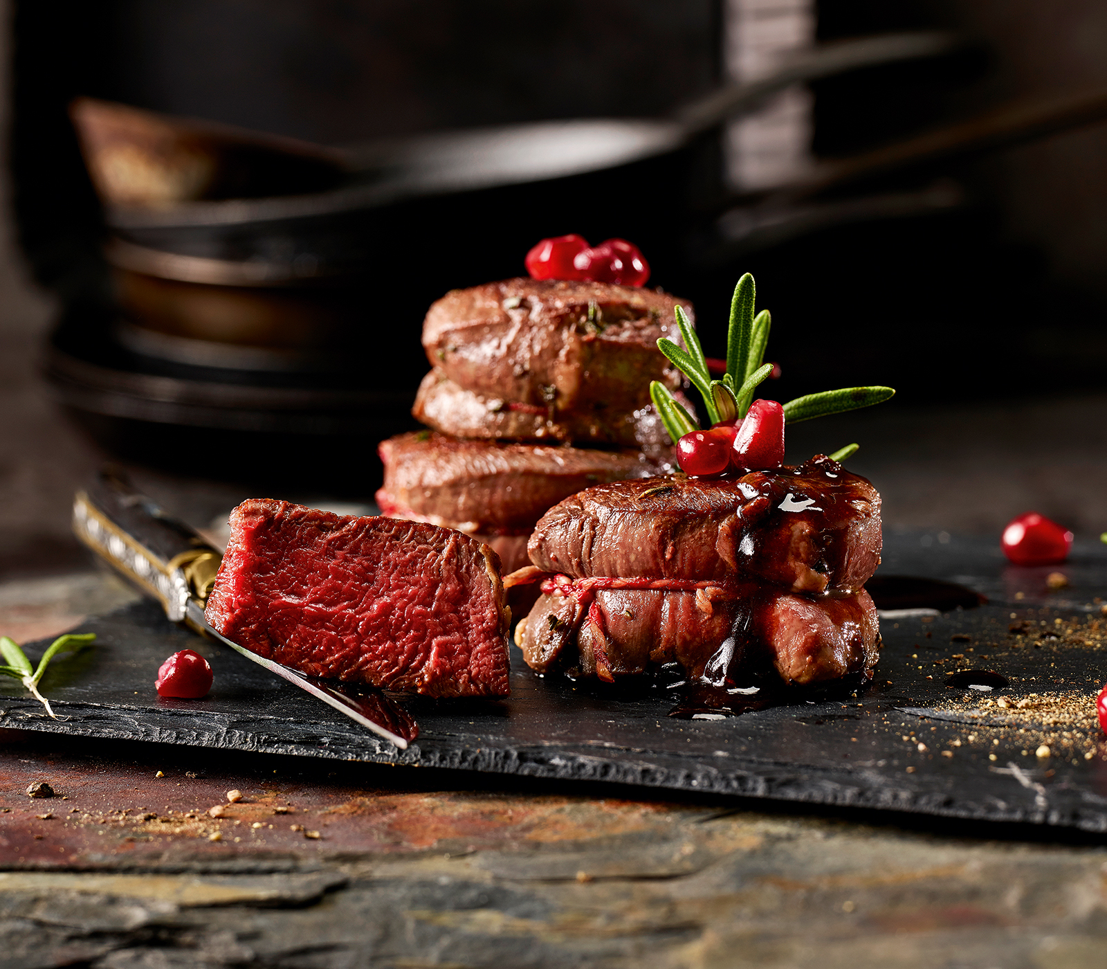 Hirschmedaillons an Granatapfelsauce | Einfach Kochen by Meta ... Hirschmedaillons an Granatapfelsauce | Einfach Kochen by Meta ...