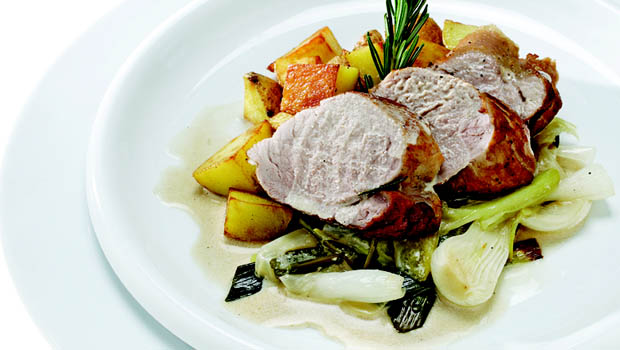 Schweinsfilet mit Frühlingszwiebeln | Einfach Kochen by Meta Hiltebrand ...