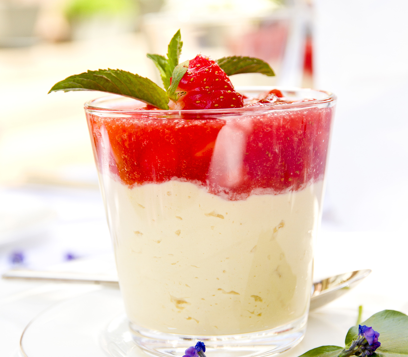 Limettencreme mit Erdbeeren | Einfach Kochen by Meta Hiltebrand | Rezepte