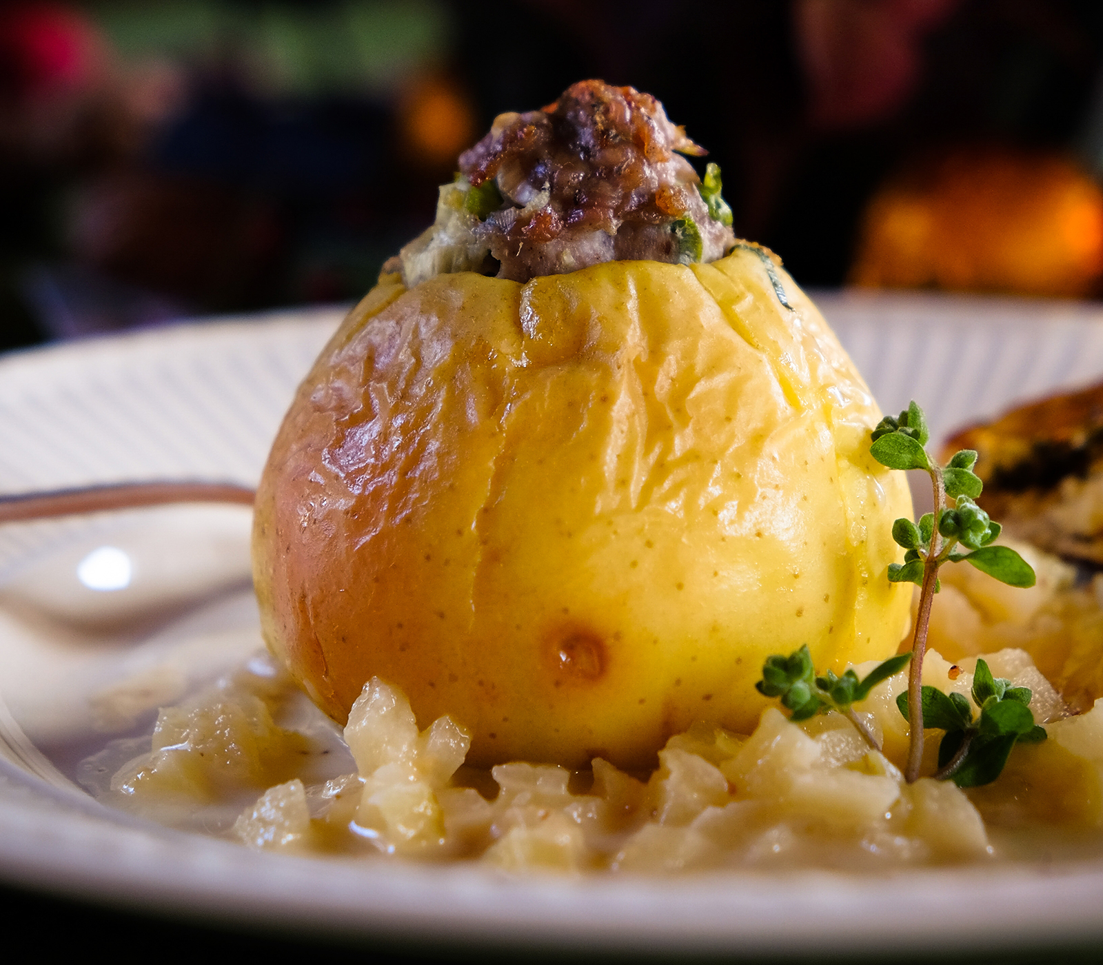 Bratäpfel mit Bratwurstfüllung | Einfach Kochen by Meta Hiltebrand ...