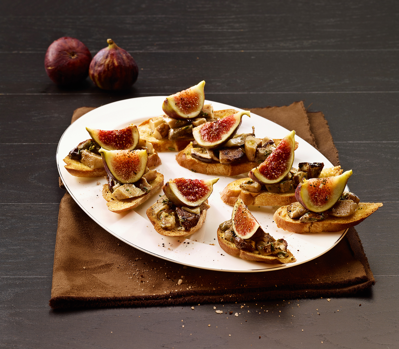 Crostini mit Steinpilzen und Kaffeesalz | Einfach Kochen by Meta ... Crostini mit Steinpilzen und Kaffeesalz | Einfach Kochen by Meta ...