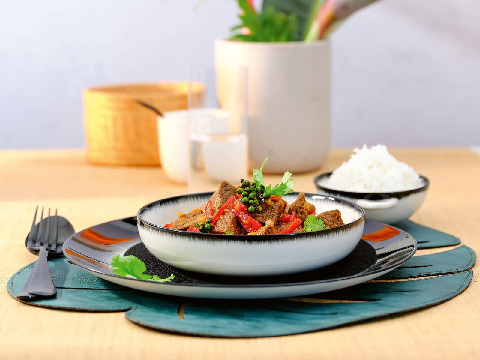 Rindfleischcurry mit Peperoni und frischem grünem Pfeffer | Einfach ...