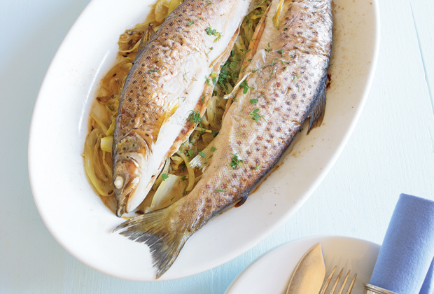 Ganze Forellen mit Fenchel an Kräutersauce | Einfach Kochen by Meta ... Ganze Forellen mit Fenchel an Kräutersauce | Einfach Kochen by Meta ...