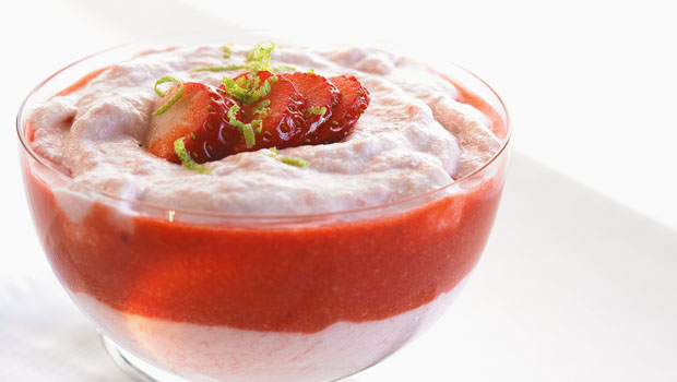 Rhabarber-Erdbeer-Schaum | Einfach Kochen by Meta Hiltebrand | Rezepte Rhabarber-Erdbeer-Schaum | Einfach Kochen by Meta Hiltebrand | Rezepte