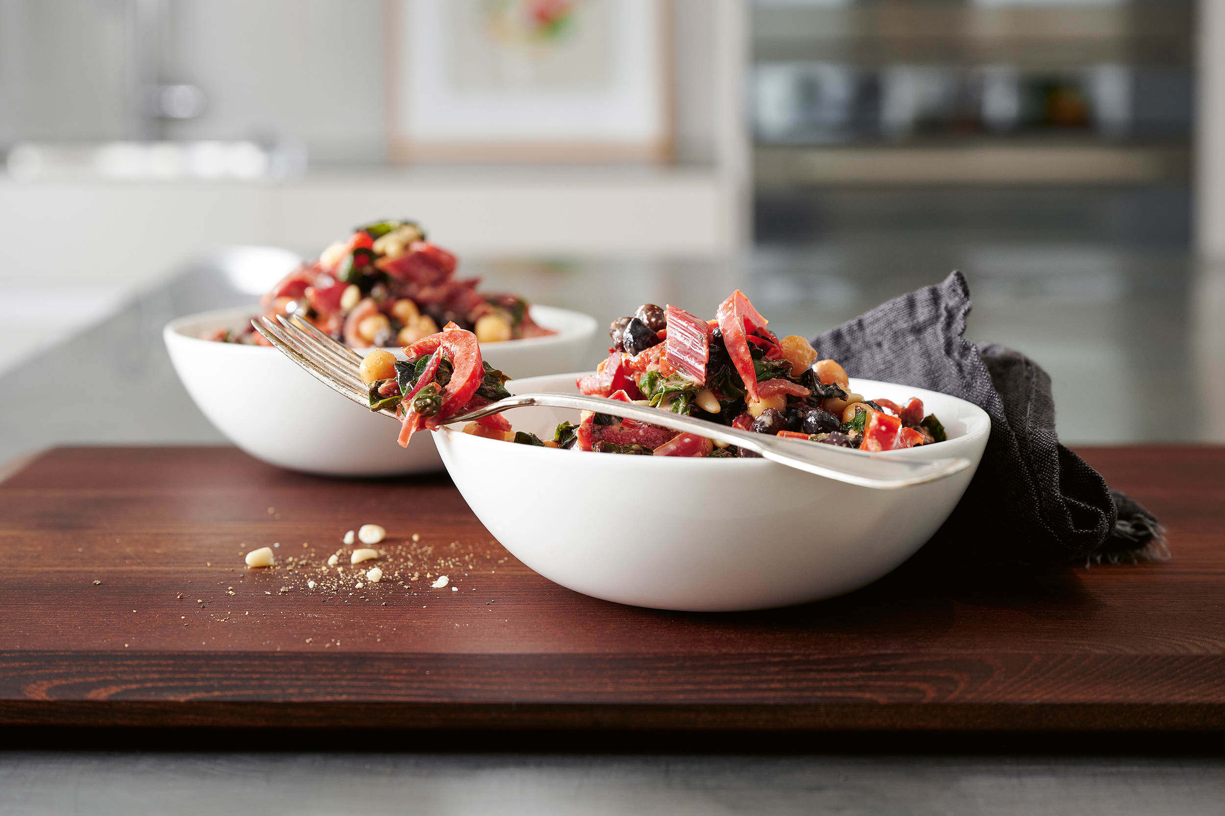 Kichererbsen-Salat mit rotem Mangold und Peperoni | Einfach Kochen by ... Kichererbsen-Salat mit rotem Mangold und Peperoni | Einfach Kochen by ...