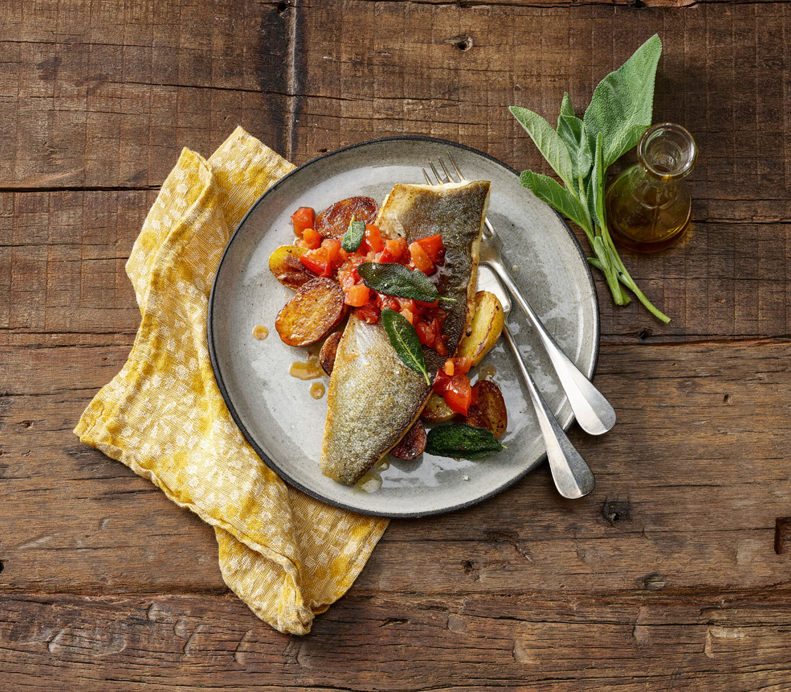 Forellenfilets mit Tomaten und Salbei | Einfach Kochen by Meta ...