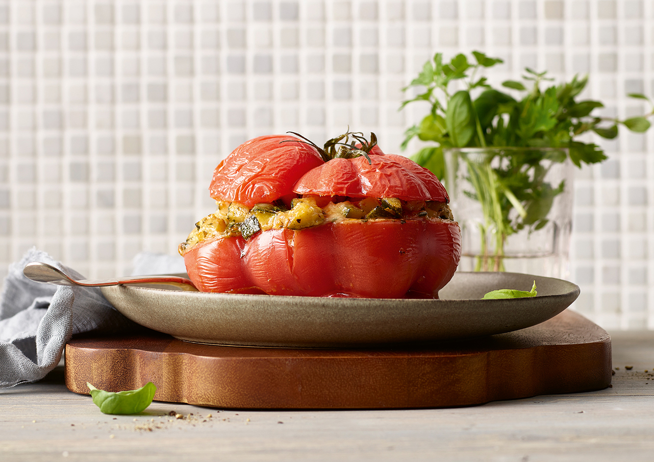 Gefüllte Tomaten mit Zucchetti | Einfach Kochen by Meta Hiltebrand ... Gefüllte Tomaten mit Zucchetti | Einfach Kochen by Meta Hiltebrand ...